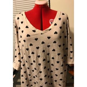 Torrid 3/4 Sleeve Heart Top